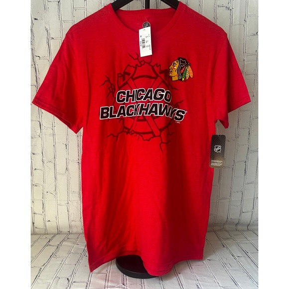 NHL Other - *NEW* Medium Red NHL Chicago Blackhawks T-Shirt